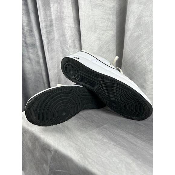 Nike Air Force 1 \'07 Low White Black Outline Swoosh Men 10.5 DV0788-103 Sneakers main image 5